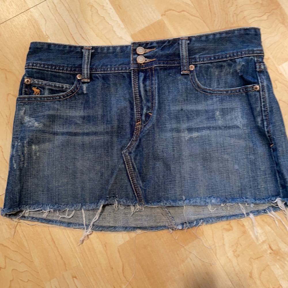Abercrombie mini jean skirt sz 4